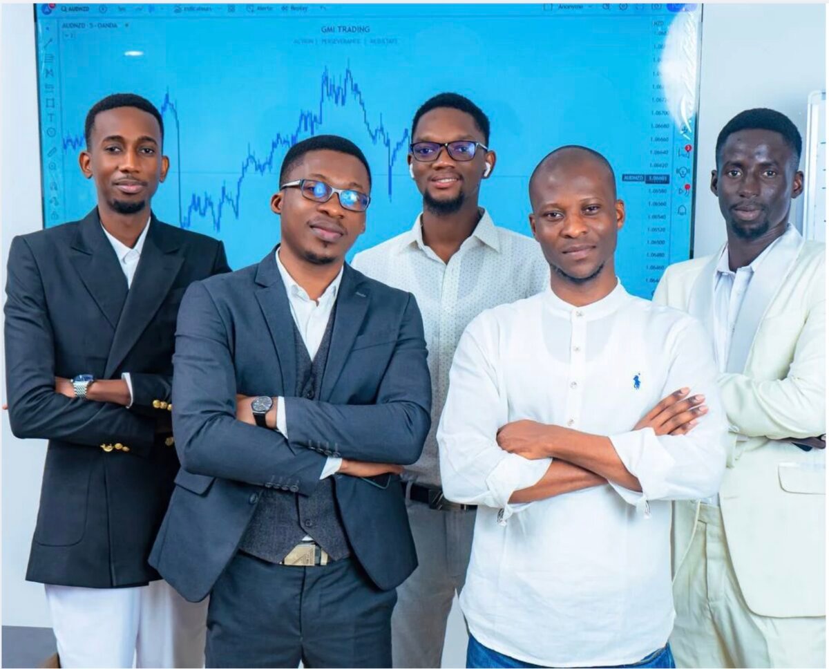 Fawase ADEGBINDIN avec l'équipe fondatrice de Global Market Investment (GMI)