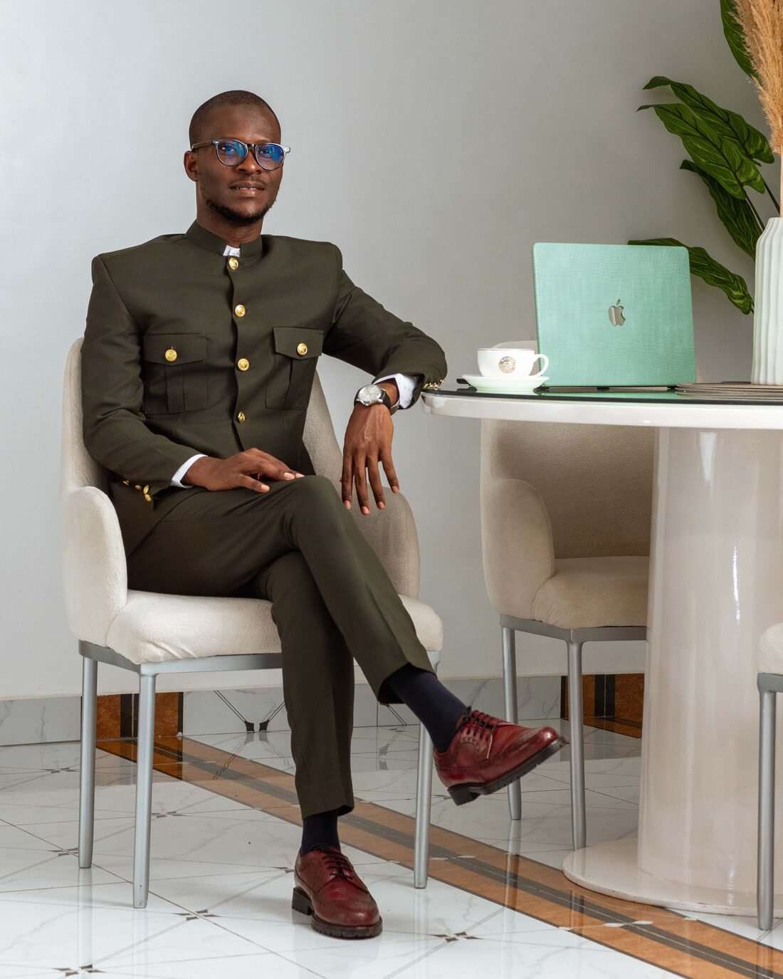 Fawase ADEGBINDIN, Trader Professionnel et Analyste des Marchés Financiers